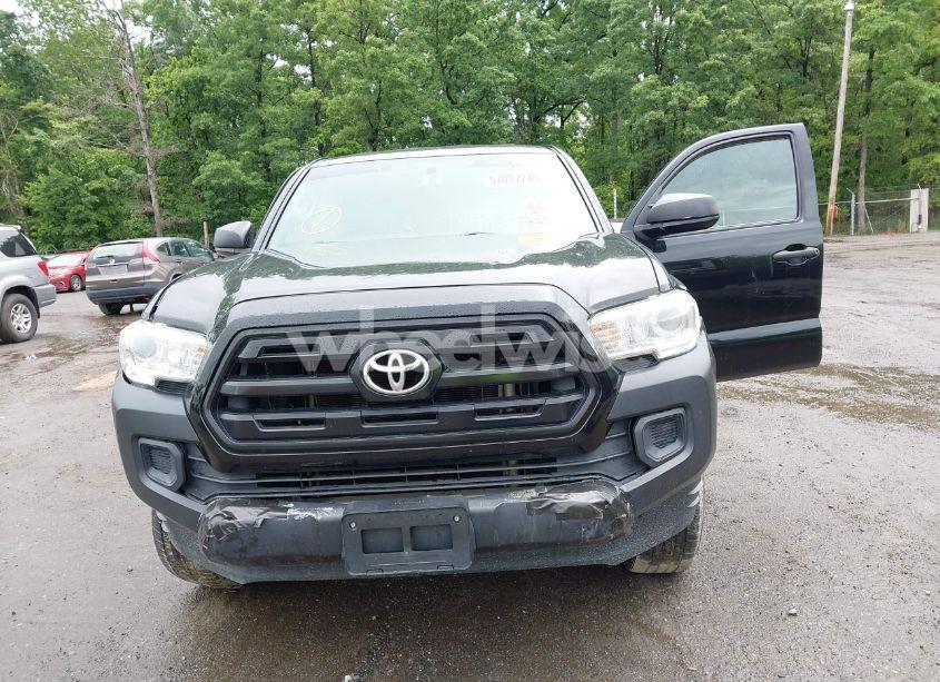 Photo 12 of 2016 Toyota Tacoma SR/SR5 (VIN 5TFSX5ENXGX040643)