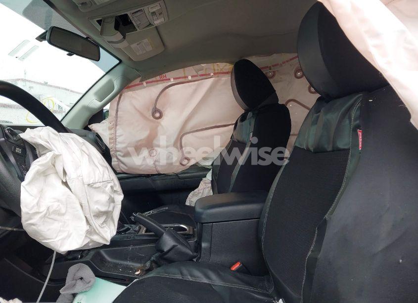 Photo 5 of 2016 Toyota Tacoma SR/SR5 (VIN 5TFSX5ENXGX040643)