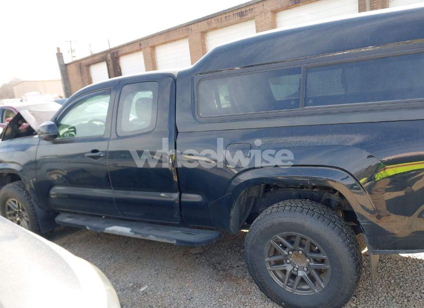 Photo 14 of 2017 Toyota Tacoma SR (VIN 5TFSX5ENXHX052731)