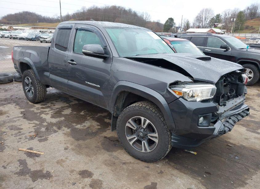 2017 Toyota Tacoma TRD SPORT (VIN 5TFSZ5AN0HX099699) main photo
