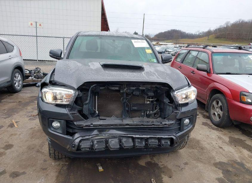 Photo 13 of 2017 Toyota Tacoma TRD SPORT (VIN 5TFSZ5AN0HX099699)