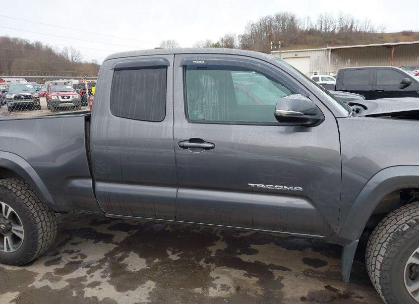 Photo 14 of 2017 Toyota Tacoma TRD SPORT (VIN 5TFSZ5AN0HX099699)