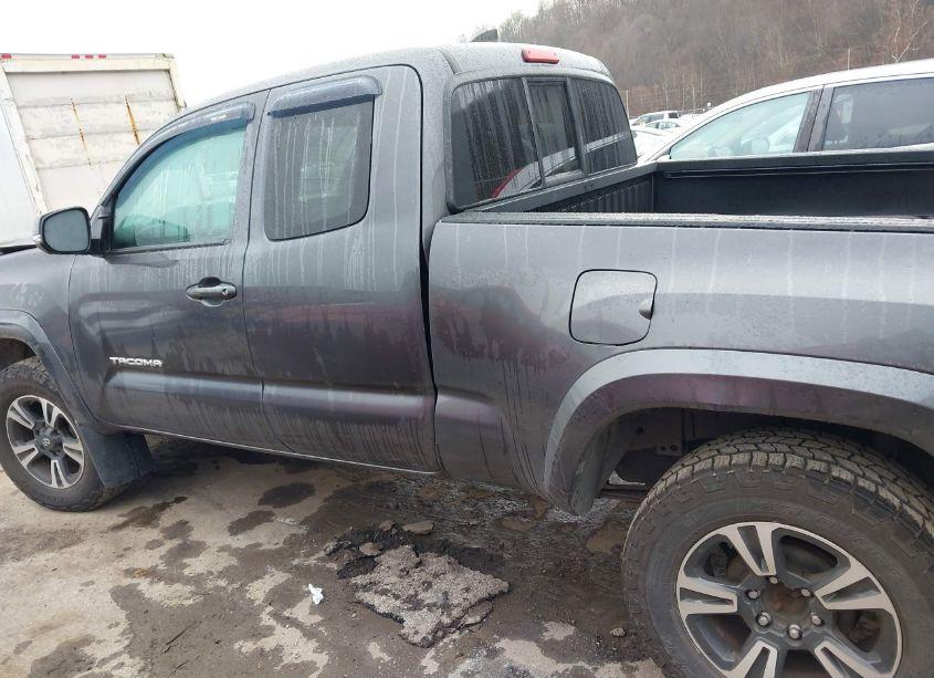 Photo 15 of 2017 Toyota Tacoma TRD SPORT (VIN 5TFSZ5AN0HX099699)