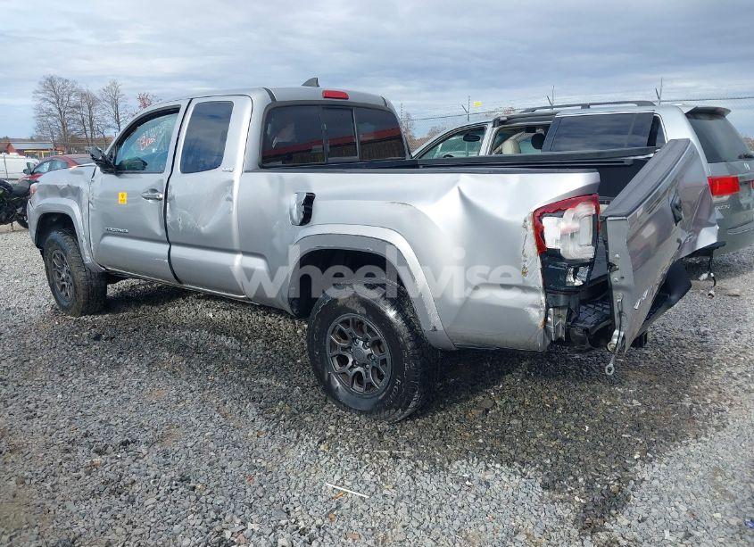 Photo 3 of 2018 Toyota Tacoma SR5 V6 (VIN 5TFSZ5AN0JX142489)