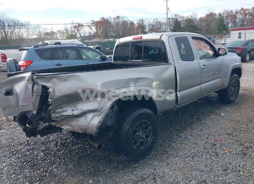 Photo 4 of 2018 Toyota Tacoma SR5 V6 (VIN 5TFSZ5AN0JX142489)