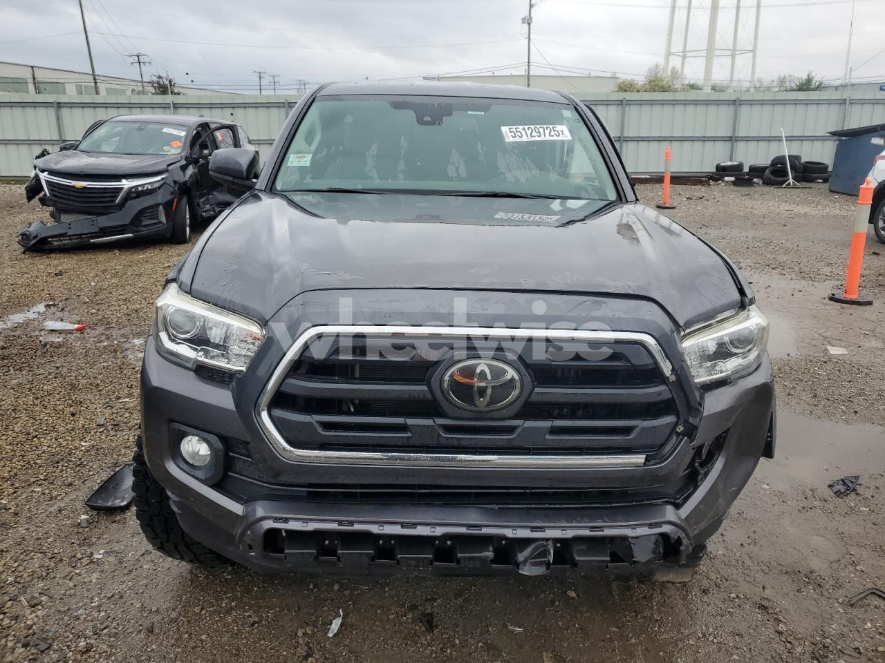 Photo 5 of 2018 TOYOTA TACOMA ACCESS CAB (VIN 5TFSZ5AN1JX133848)