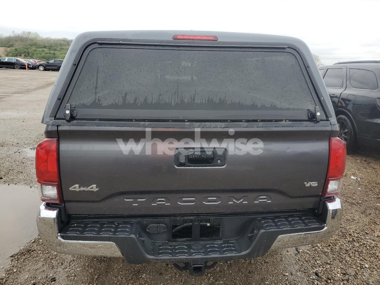 Photo 6 of 2018 TOYOTA TACOMA ACCESS CAB (VIN 5TFSZ5AN1JX133848)