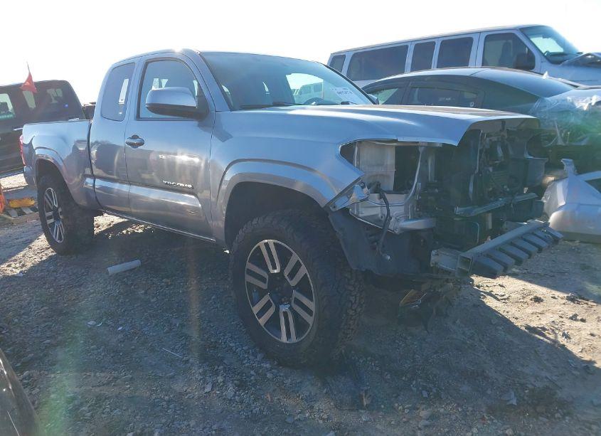 2016 Toyota Tacoma SR5 V6 (VIN 5TFSZ5AN2GX004655) main photo