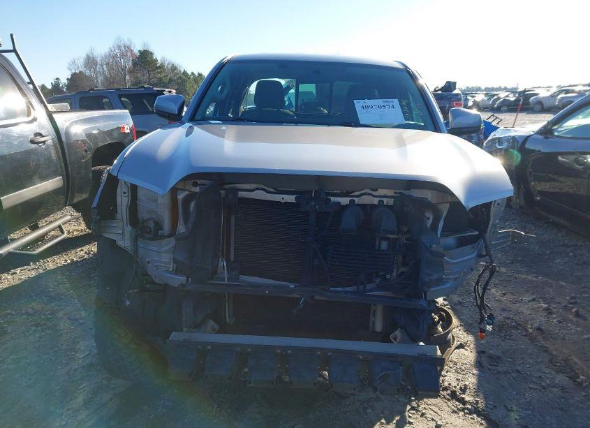Photo 13 of 2016 Toyota Tacoma SR5 V6 (VIN 5TFSZ5AN2GX004655)