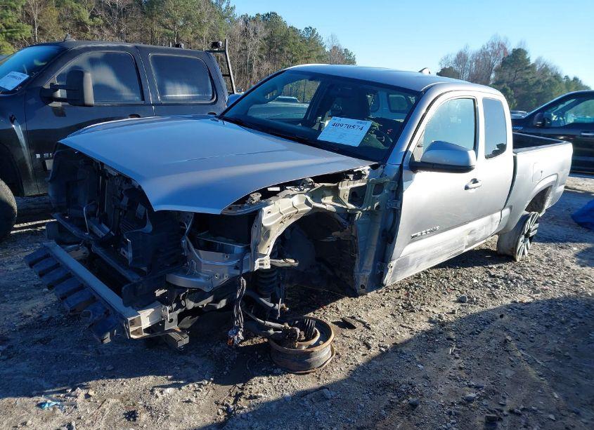 Photo 2 of 2016 Toyota Tacoma SR5 V6 (VIN 5TFSZ5AN2GX004655)