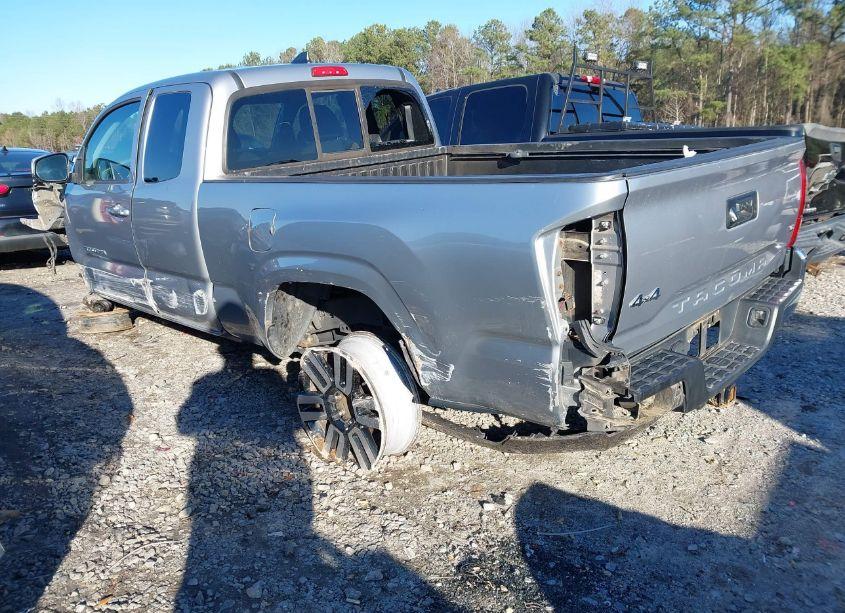 Photo 3 of 2016 Toyota Tacoma SR5 V6 (VIN 5TFSZ5AN2GX004655)