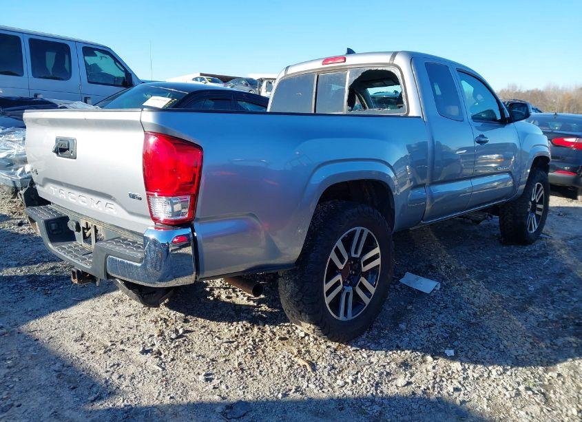 Photo 4 of 2016 Toyota Tacoma SR5 V6 (VIN 5TFSZ5AN2GX004655)