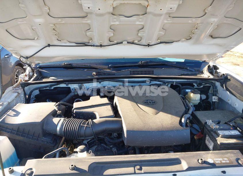 Photo 10 of 2016 Toyota Tacoma SR5 V6 (VIN 5TFSZ5AN2GX023965)