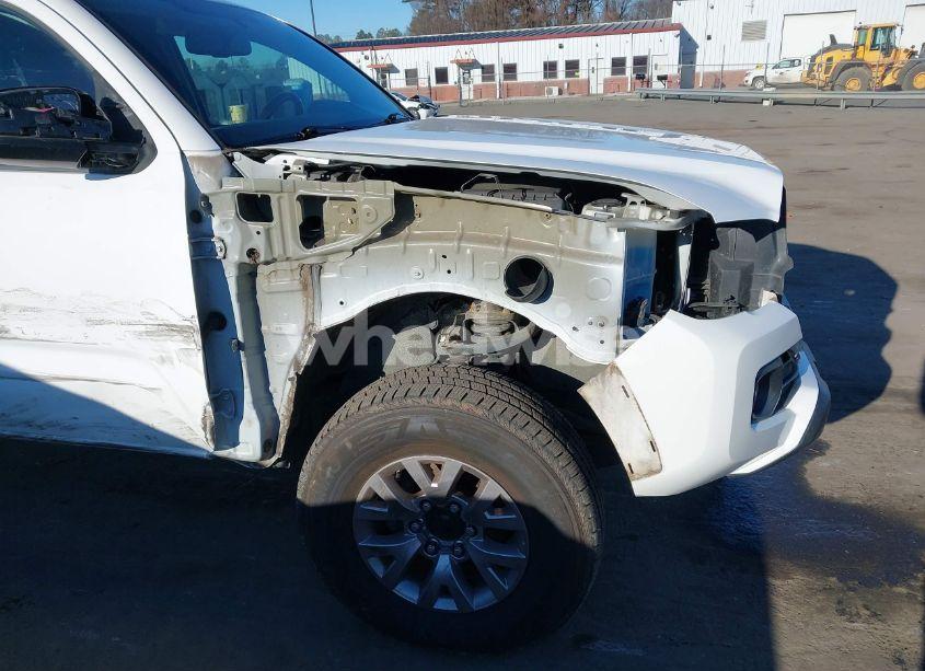 Photo 17 of 2016 Toyota Tacoma SR5 V6 (VIN 5TFSZ5AN2GX023965)