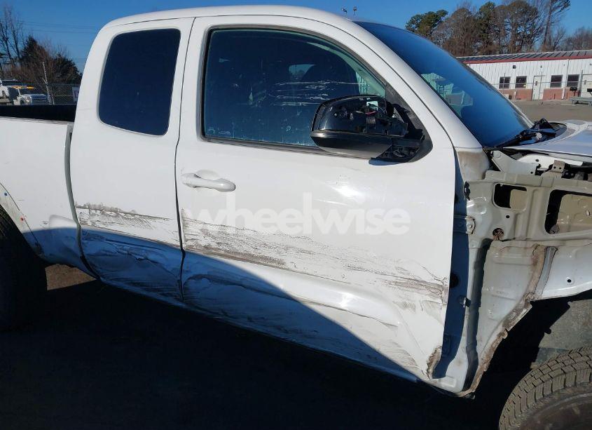 Photo 18 of 2016 Toyota Tacoma SR5 V6 (VIN 5TFSZ5AN2GX023965)
