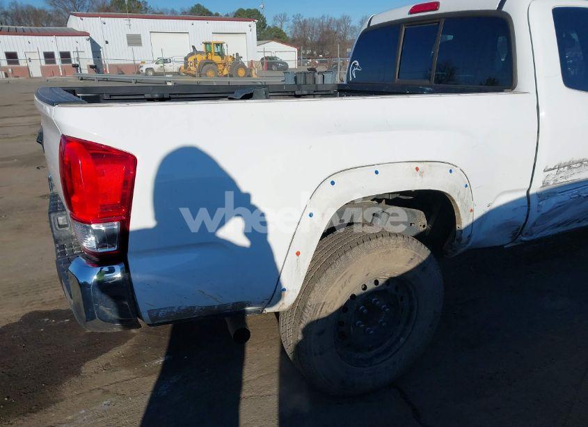 Photo 19 of 2016 Toyota Tacoma SR5 V6 (VIN 5TFSZ5AN2GX023965)
