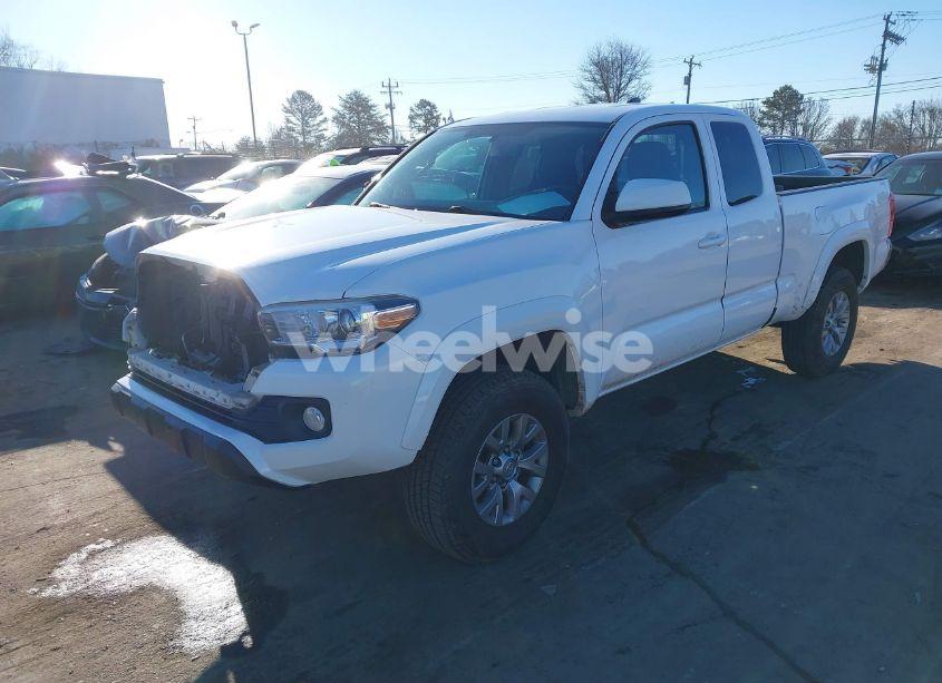 Photo 2 of 2016 Toyota Tacoma SR5 V6 (VIN 5TFSZ5AN2GX023965)