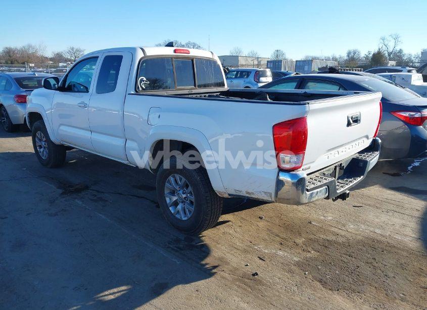 Photo 3 of 2016 Toyota Tacoma SR5 V6 (VIN 5TFSZ5AN2GX023965)