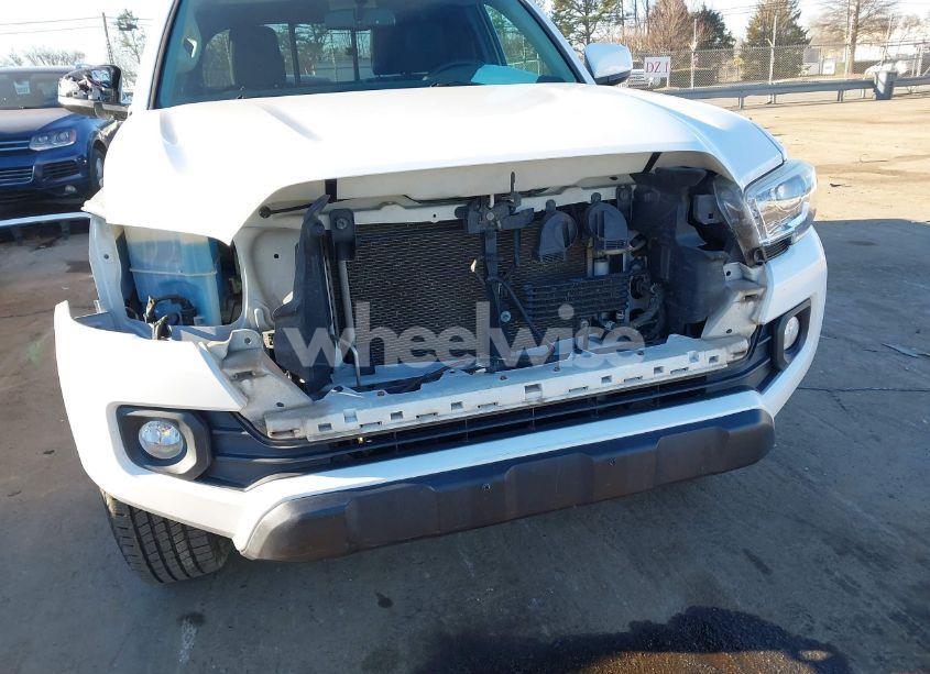 Photo 6 of 2016 Toyota Tacoma SR5 V6 (VIN 5TFSZ5AN2GX023965)