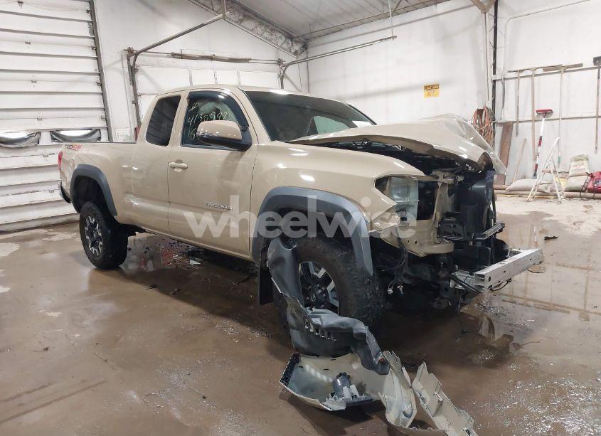 2016 Toyota Tacoma TRD OFF ROAD (VIN 5TFSZ5AN3GX026261) main photo