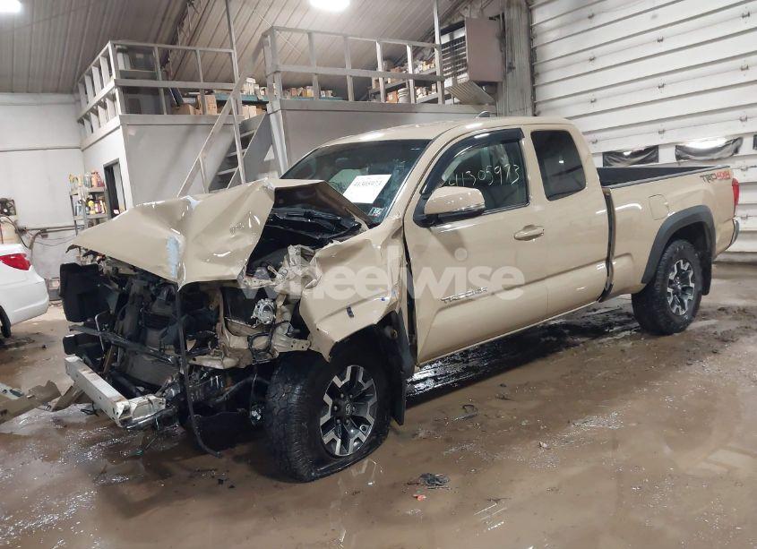 Photo 2 of 2016 Toyota Tacoma TRD OFF ROAD (VIN 5TFSZ5AN3GX026261)