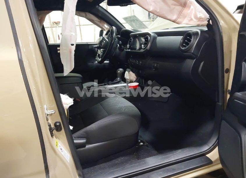 Photo 5 of 2016 Toyota Tacoma TRD OFF ROAD (VIN 5TFSZ5AN3GX026261)