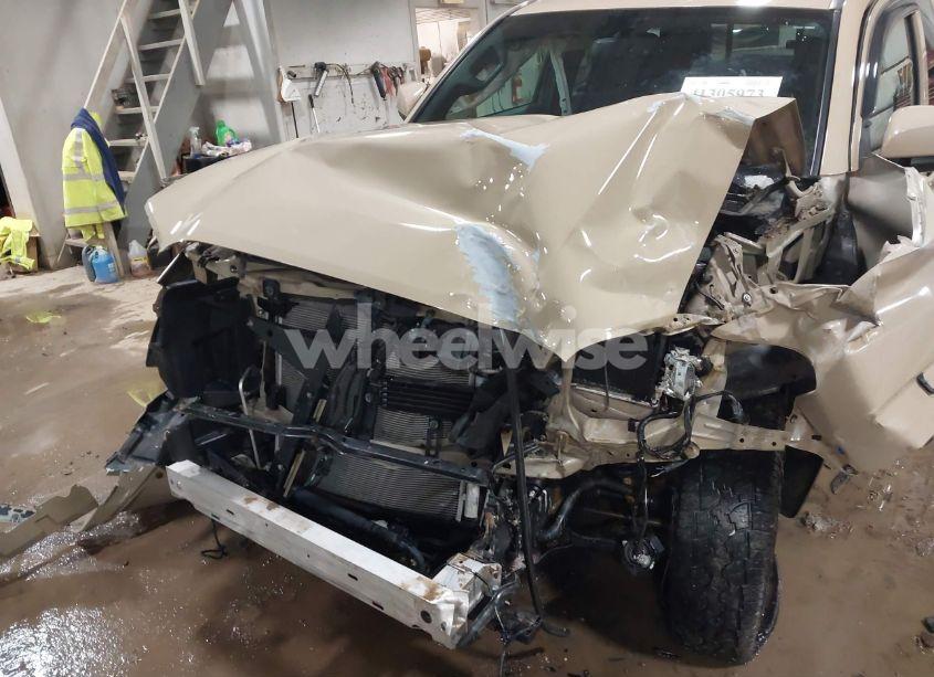 Photo 6 of 2016 Toyota Tacoma TRD OFF ROAD (VIN 5TFSZ5AN3GX026261)