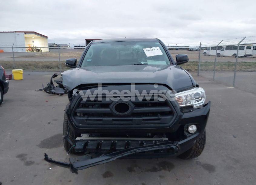 Photo 13 of 2017 Toyota Tacoma SR5 V6 (VIN 5TFSZ5AN3HX067670)