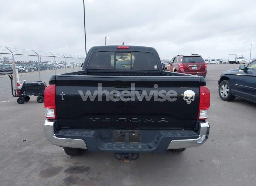 Photo 17 of 2017 Toyota Tacoma SR5 V6 (VIN 5TFSZ5AN3HX067670)