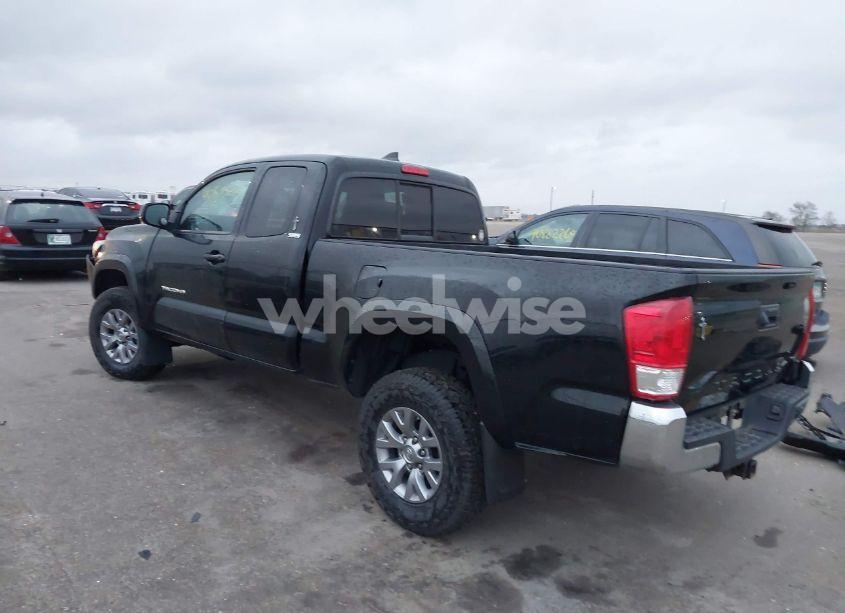 Photo 3 of 2017 Toyota Tacoma SR5 V6 (VIN 5TFSZ5AN3HX067670)