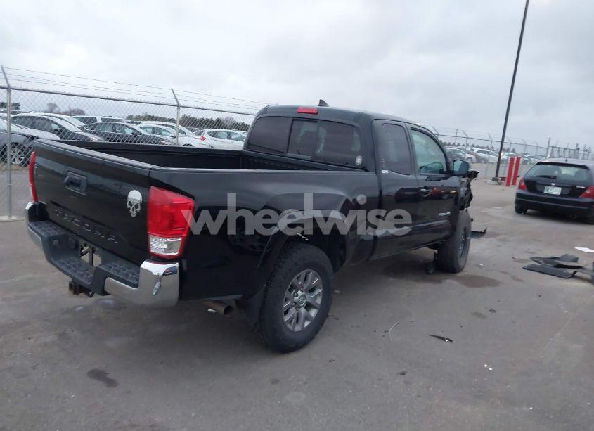 Photo 4 of 2017 Toyota Tacoma SR5 V6 (VIN 5TFSZ5AN3HX067670)