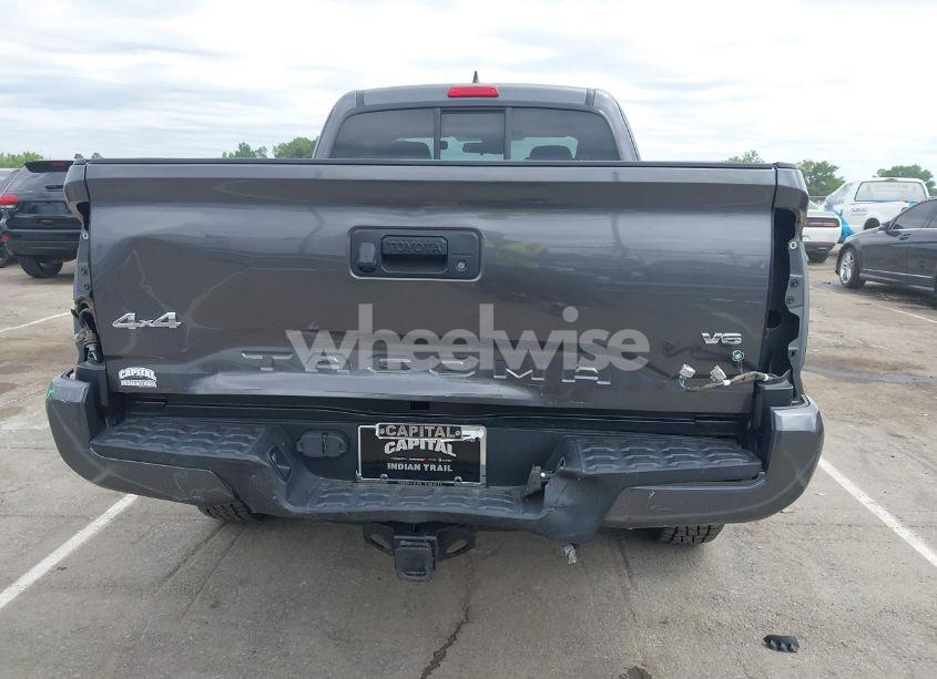 Photo 16 of 2019 Toyota Tacoma SR V6/SR5 V6/TRD OFF ROAD/TRD SPORT (VIN 5TFSZ5AN3KX190800)