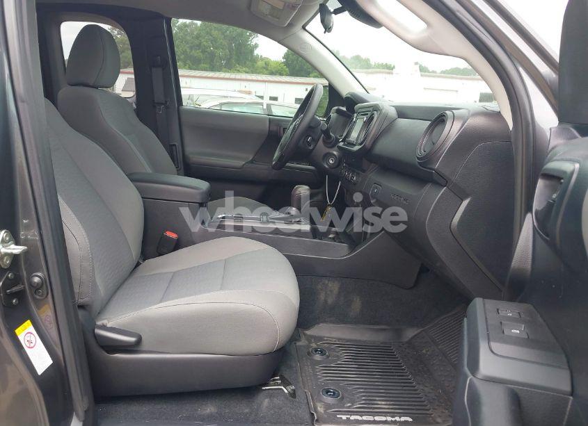 Photo 5 of 2019 Toyota Tacoma SR V6/SR5 V6/TRD OFF ROAD/TRD SPORT (VIN 5TFSZ5AN3KX190800)