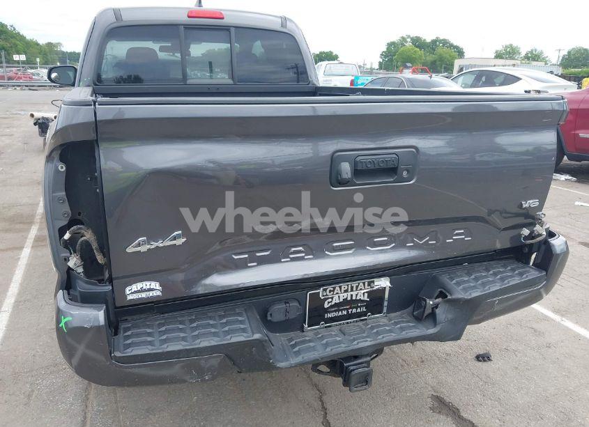 Photo 6 of 2019 Toyota Tacoma SR V6/SR5 V6/TRD OFF ROAD/TRD SPORT (VIN 5TFSZ5AN3KX190800)