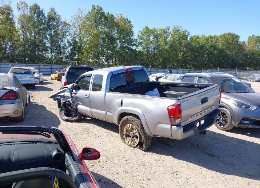 Photo 3 of 2018 Toyota Tacoma TRD SPORT (VIN 5TFSZ5AN5JX133903)