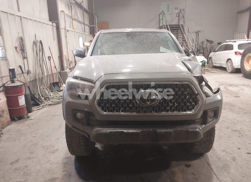 Photo 12 of 2019 Toyota Tacoma TRD OFF ROAD (VIN 5TFSZ5AN5KX175795)