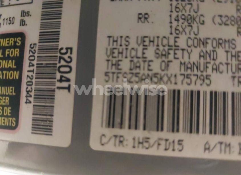 Photo 9 of 2019 Toyota Tacoma TRD OFF ROAD (VIN 5TFSZ5AN5KX175795)