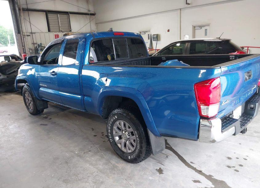 Photo 3 of 2016 Toyota Tacoma SR5 V6 (VIN 5TFSZ5AN6GX023113)