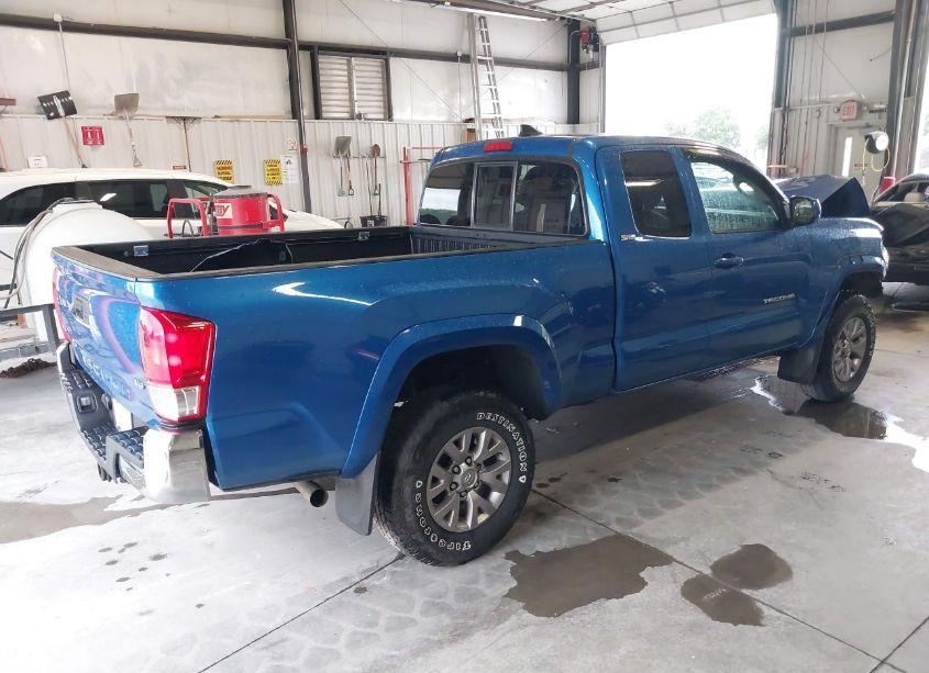 Photo 4 of 2016 Toyota Tacoma SR5 V6 (VIN 5TFSZ5AN6GX023113)