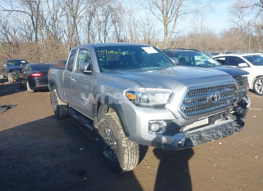 2017 Toyota Tacoma TRD OFF ROAD (VIN 5TFSZ5AN6HX120880) main photo