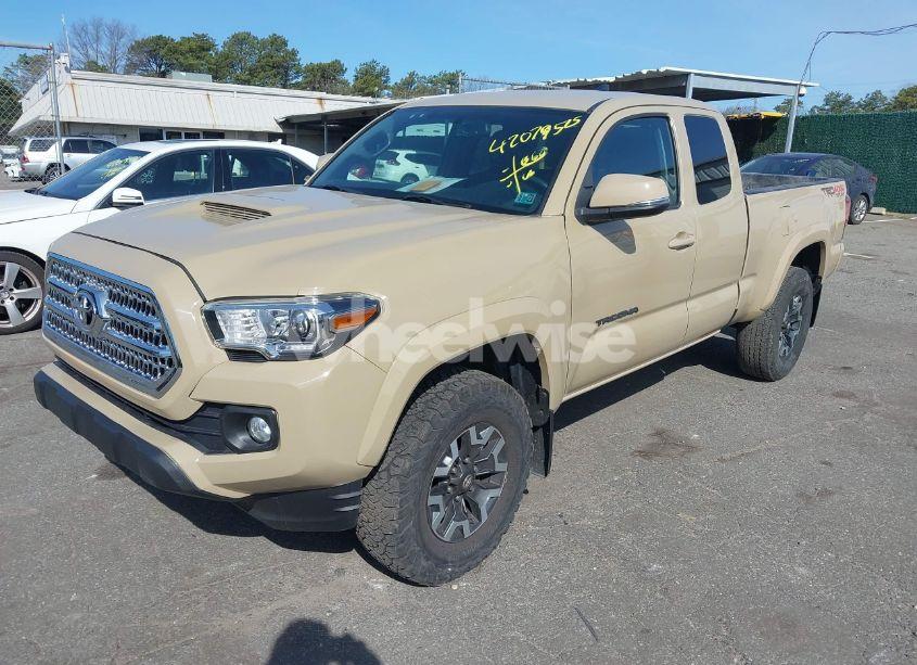 Photo 2 of 2017 Toyota Tacoma TRD SPORT (VIN 5TFSZ5AN7HX056929)