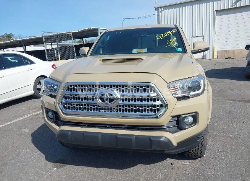 Photo 6 of 2017 Toyota Tacoma TRD SPORT (VIN 5TFSZ5AN7HX056929)