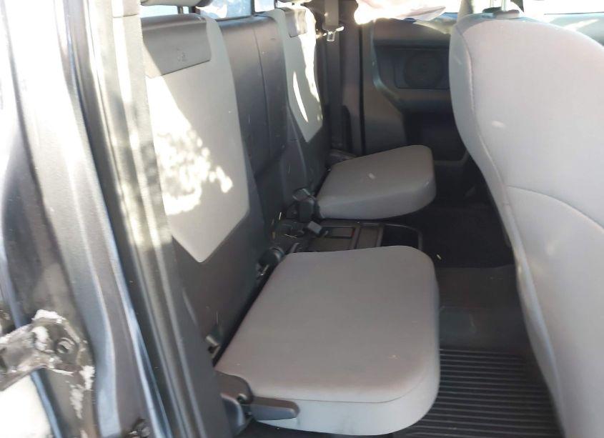 Photo 8 of 2017 Toyota Tacoma SR5 V6 (VIN 5TFSZ5AN7HX098064)