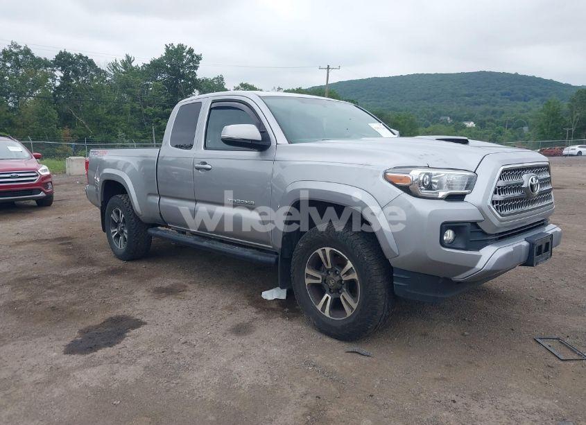 2017 Toyota Tacoma TRD SPORT (VIN 5TFSZ5AN7HX115414) main photo