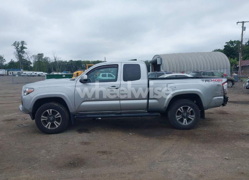 Photo 14 of 2017 Toyota Tacoma TRD SPORT (VIN 5TFSZ5AN7HX115414)