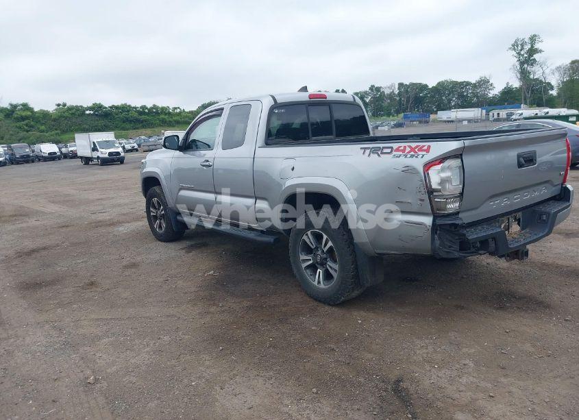 Photo 3 of 2017 Toyota Tacoma TRD SPORT (VIN 5TFSZ5AN7HX115414)