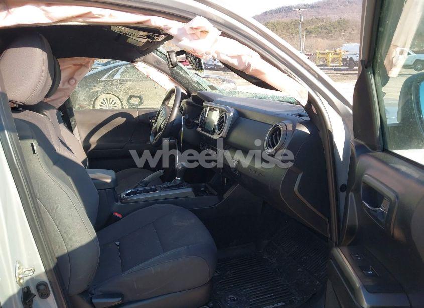 Photo 5 of 2019 Toyota Tacoma TRD OFF ROAD (VIN 5TFSZ5AN7KX179301)