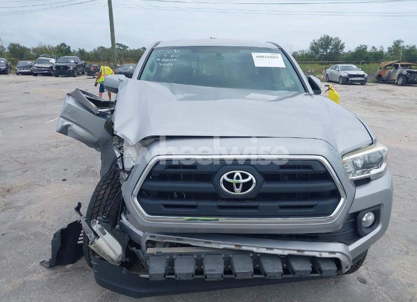Photo 12 of 2016 Toyota Tacoma SR5 V6 (VIN 5TFSZ5AN8GX032668)