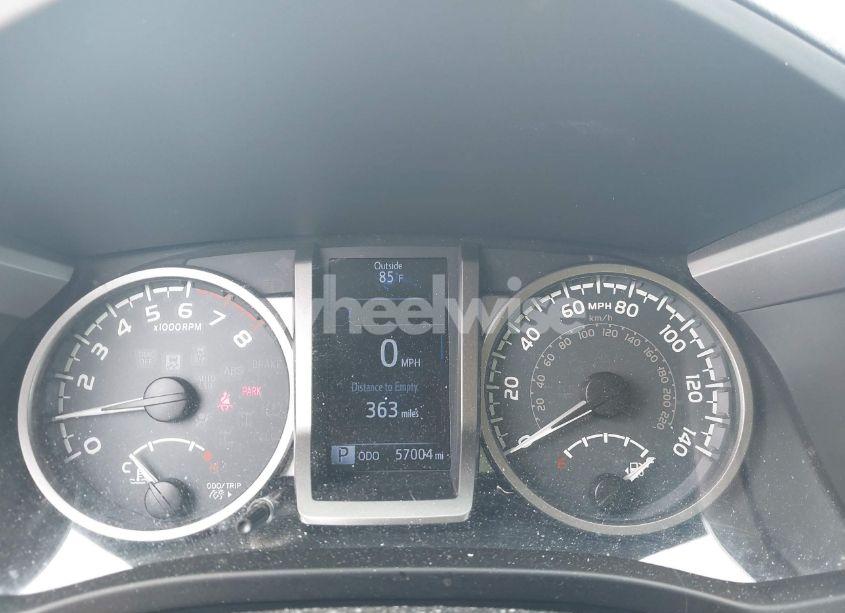 Photo 7 of 2016 Toyota Tacoma SR5 V6 (VIN 5TFSZ5AN8GX032668)