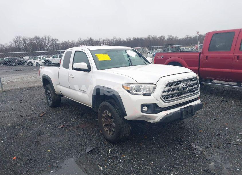 2017 Toyota Tacoma TRD OFF ROAD (VIN 5TFSZ5AN8HX056311) main photo